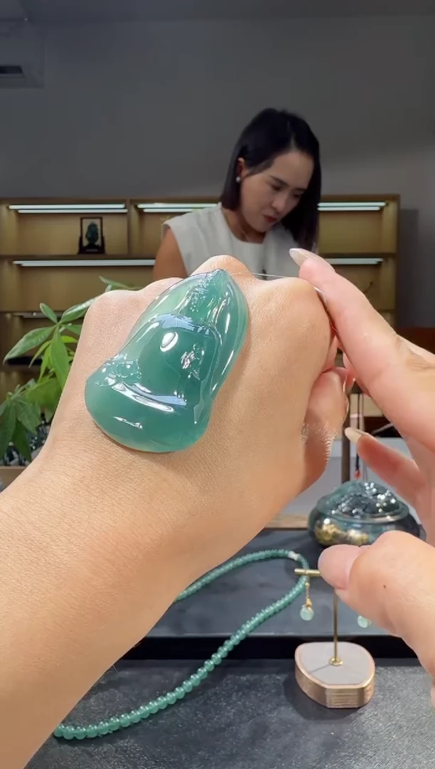 吊坠(不含链)未镶嵌翡翠观音（多样性发其一）