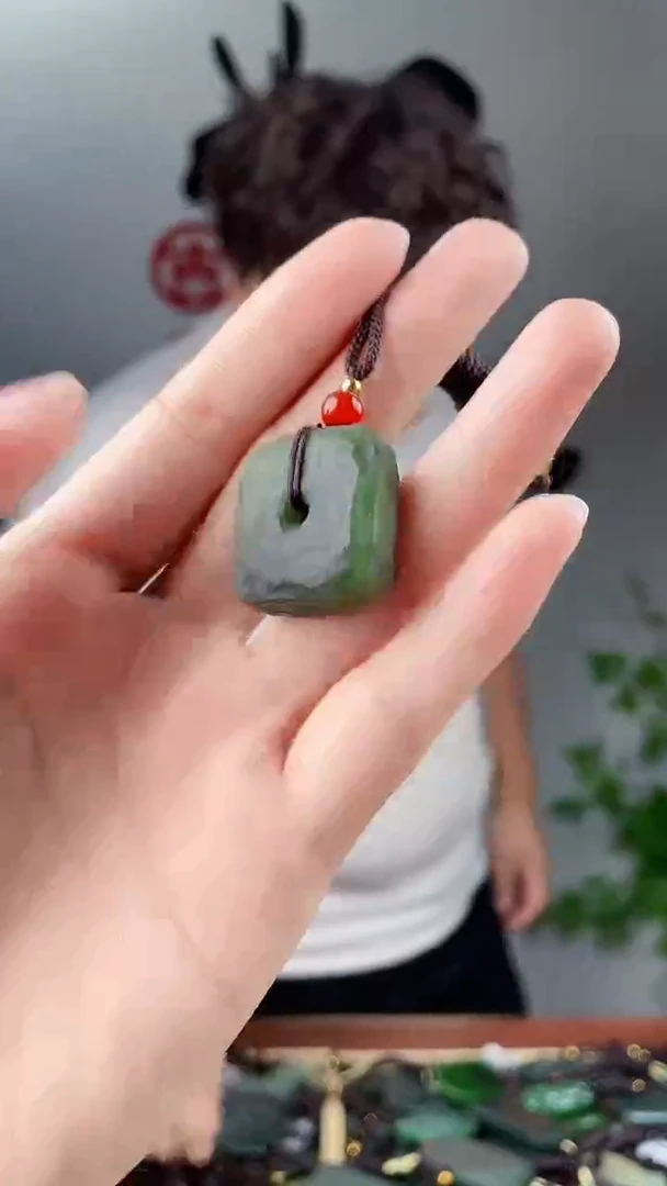 和田玉未镶嵌颈饰拍一发一，多样性发货