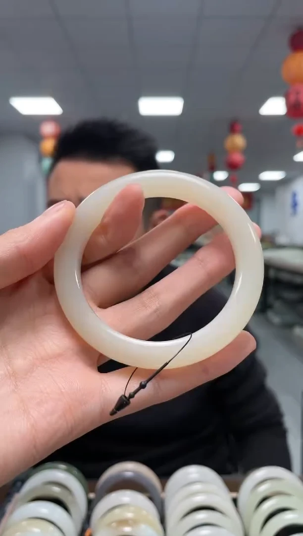 未镶嵌手镯和田玉圈口备注  老熟福利手镯一条