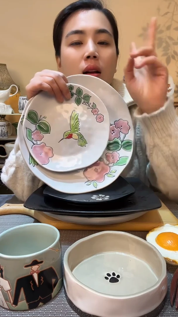 【闪购商品】瓷片瑕疵比较多介意勿拍 大小盘2件