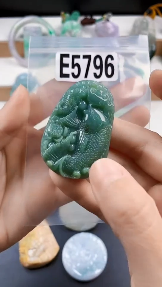 颈饰未镶嵌翡翠天然翡翠吊坠挂件