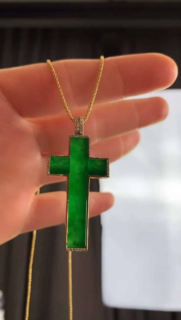 【闪购商品】翡翠吊坠(不含链)18K金镶嵌吊坠