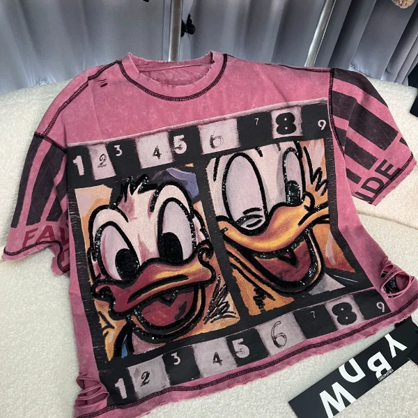 二龙欧货2店【笑脸唐老鸭条纹重工短袖T恤】7352