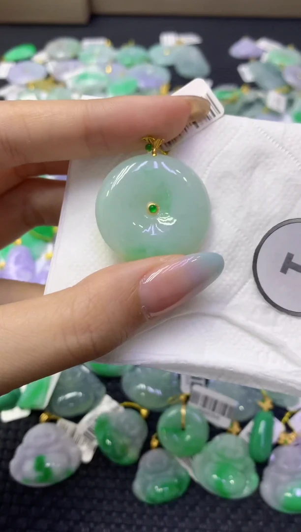 颈饰18K金镶嵌翡翠天然缅甸翡翠A货