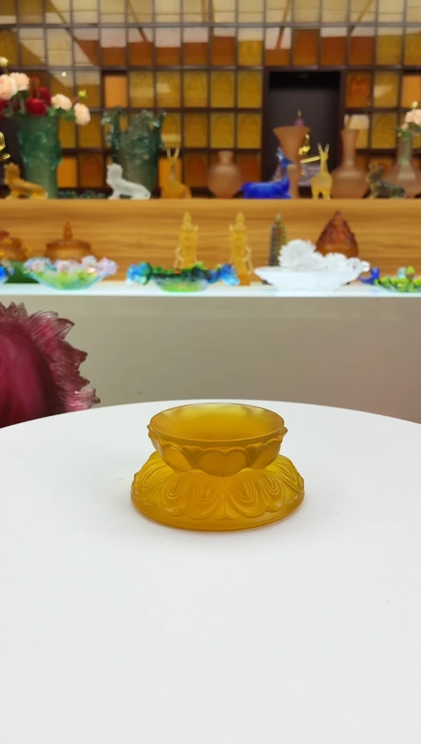 手工艺品琉璃琥珀色双层莲花底座10*7.5*4公分