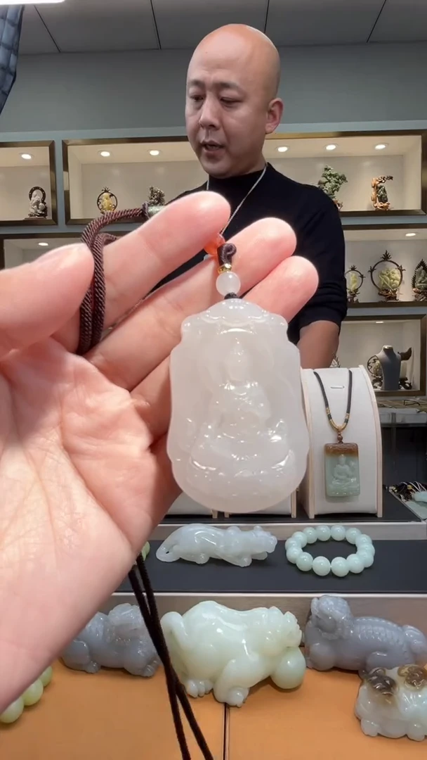 颈饰未镶嵌和田玉苏