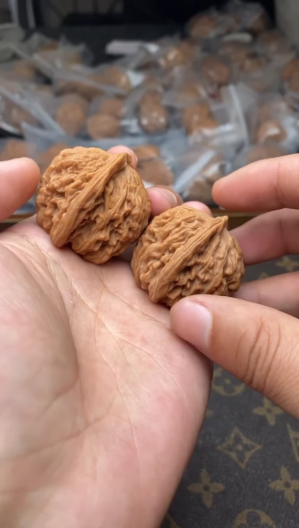 【闪购商品】文玩核桃吊坠A75号40尺四座楼