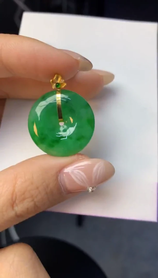 颈饰18K金镶嵌翡翠天然缅甸a货翡翠百元以上9元证书费自理