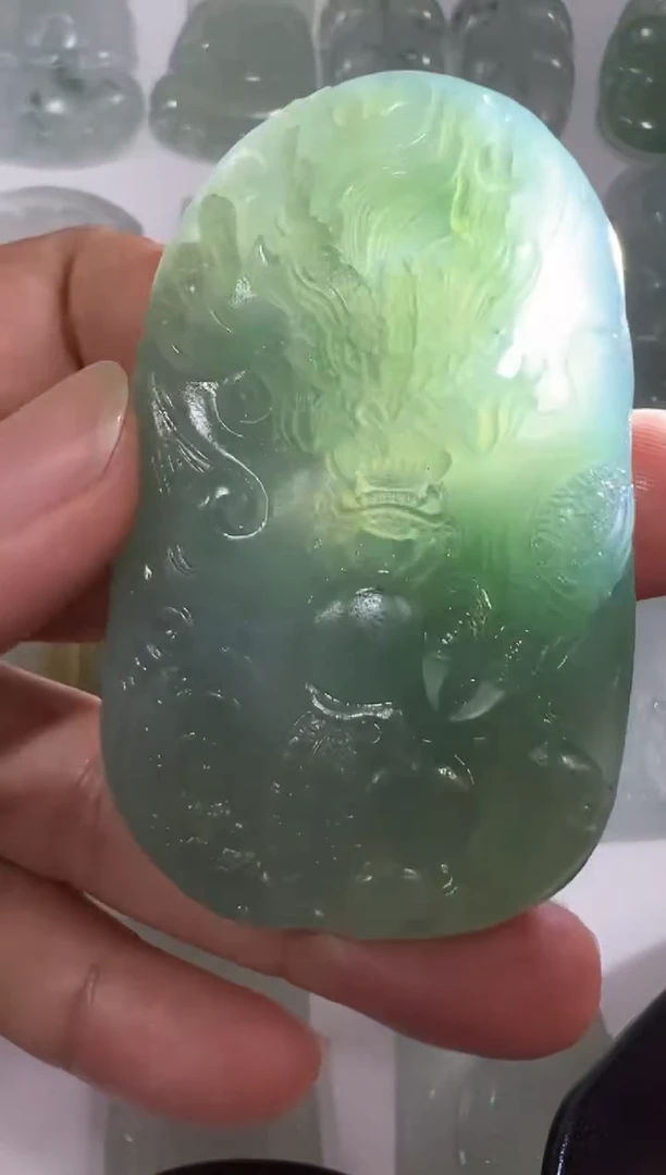 未镶嵌定制翡翠龙牌