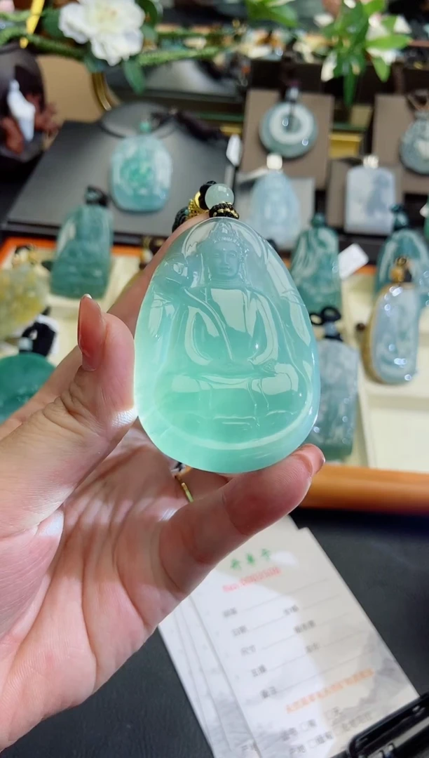 翡翠未镶嵌颈饰缅甸天然翡翠
