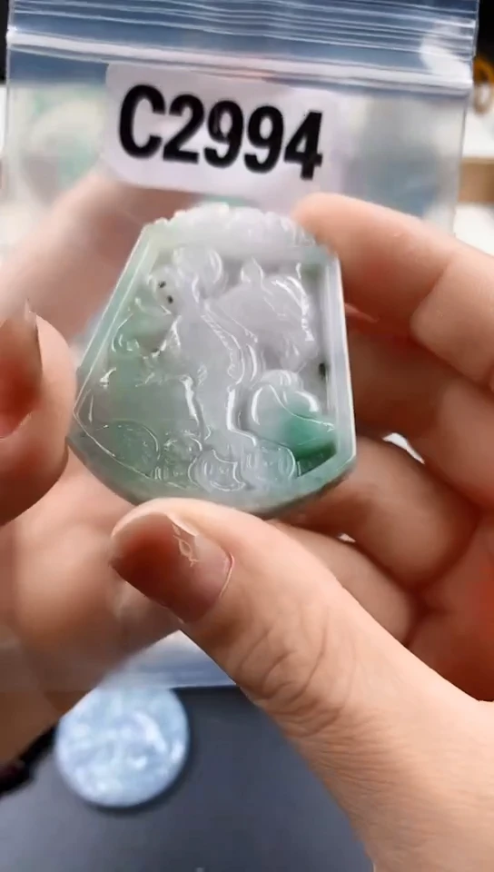 颈饰未镶嵌翡翠天然翡翠吊坠挂件