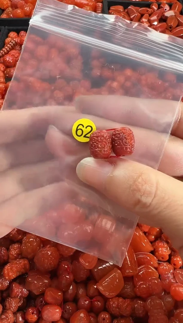颈饰未镶嵌南红玛瑙1