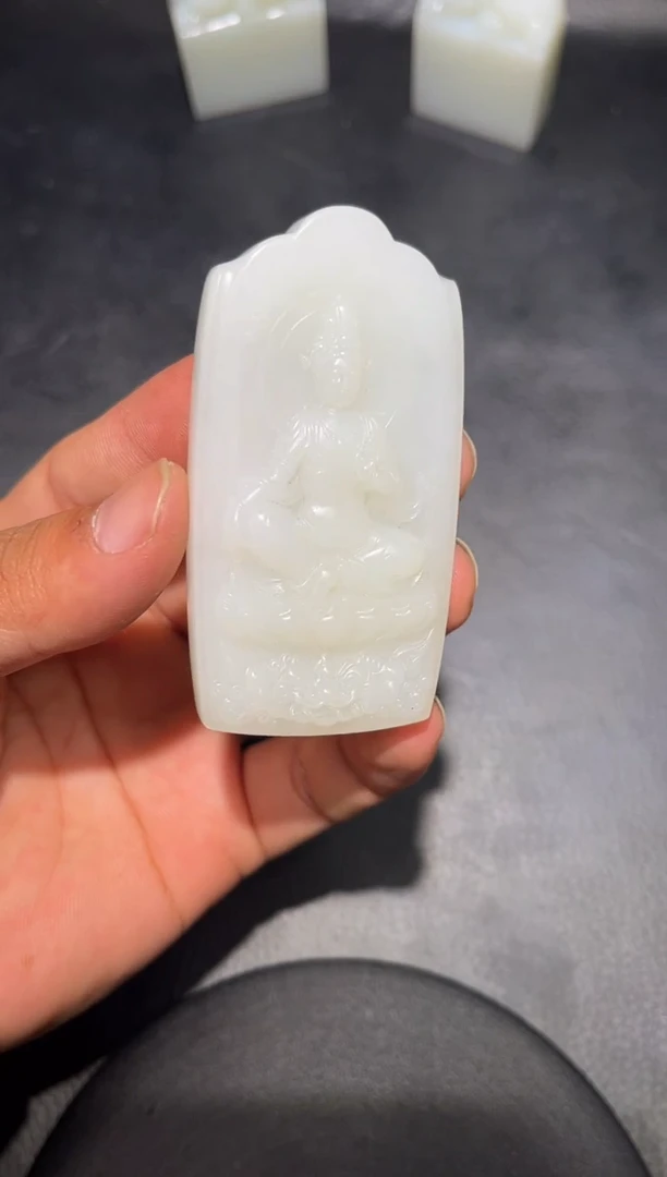 未镶嵌和田玉挂件山**见YL-LL-12.7-14