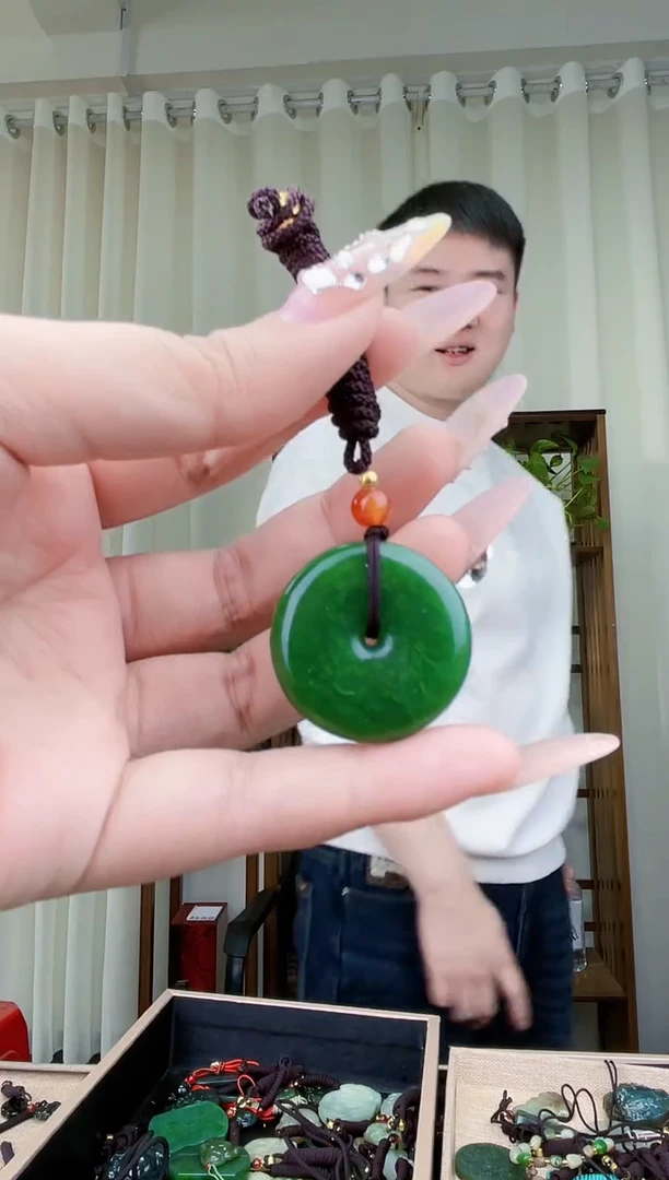 【闪购商品】和田玉挂件未镶嵌拍一发一，多样性发货！