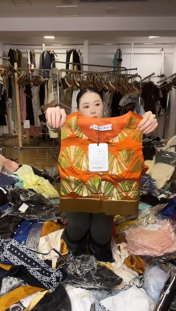 马甲       M码       80-105斤