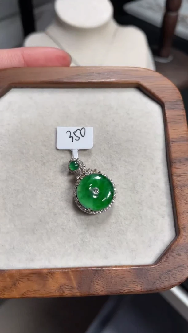 【闪购商品】翡翠颈饰银S925镶嵌翡翠