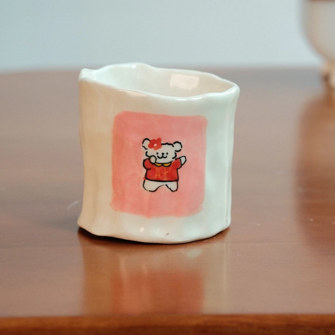 可爱收捏手绘陶瓷杯红花小狗