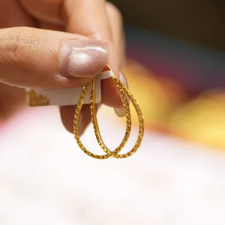 【巧玲专属】足金999龙鳞水滴耳环 经典时尚百搭 2.07