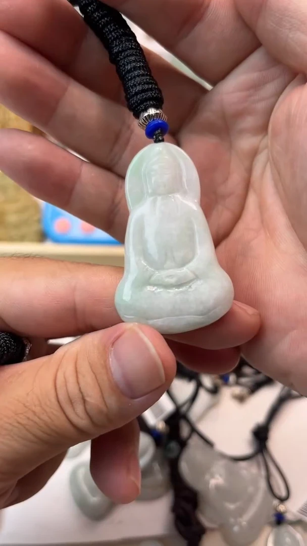 颈饰未镶嵌翡翠芳****店天然翡翠