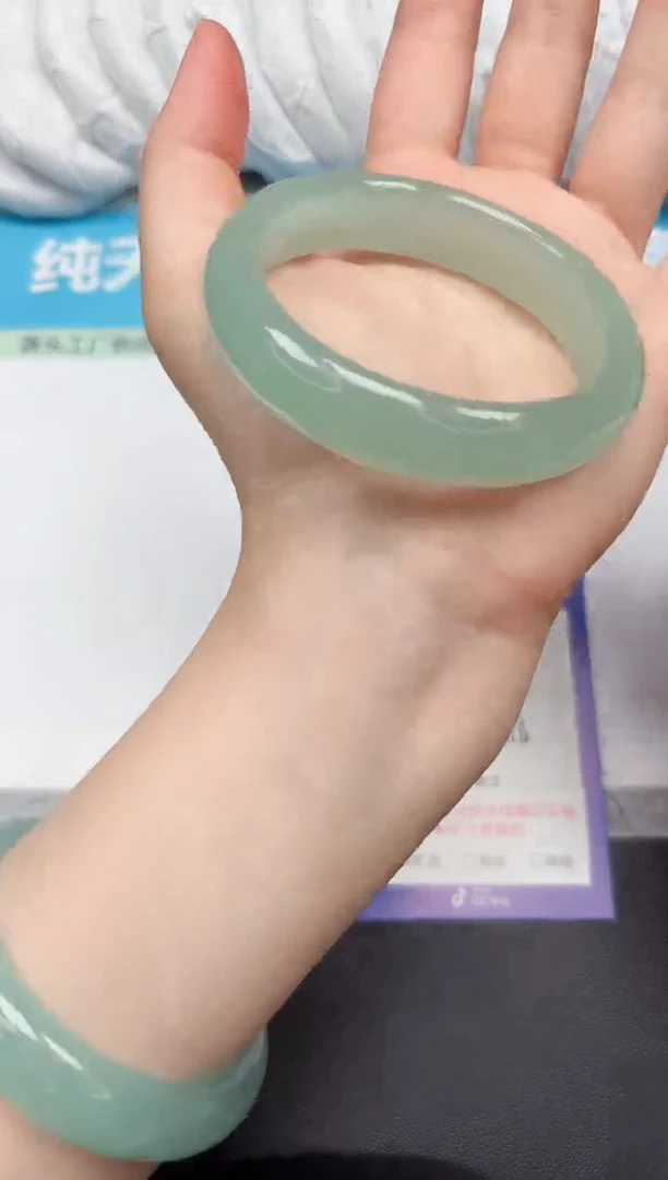 未镶嵌手镯石英质玉220-5556