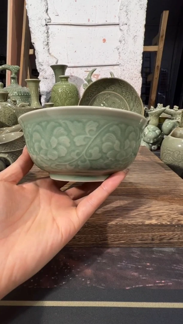 微瑕耀州窑牡丹5.5寸碗一只