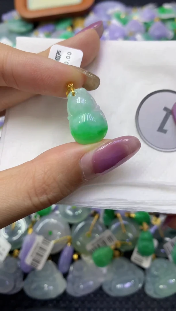 颈饰18K金镶嵌翡翠天然缅甸翡翠A货