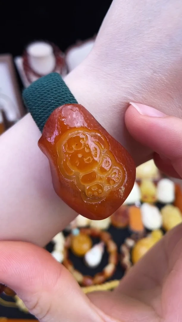 琥珀未镶嵌珠宝奇石柒月