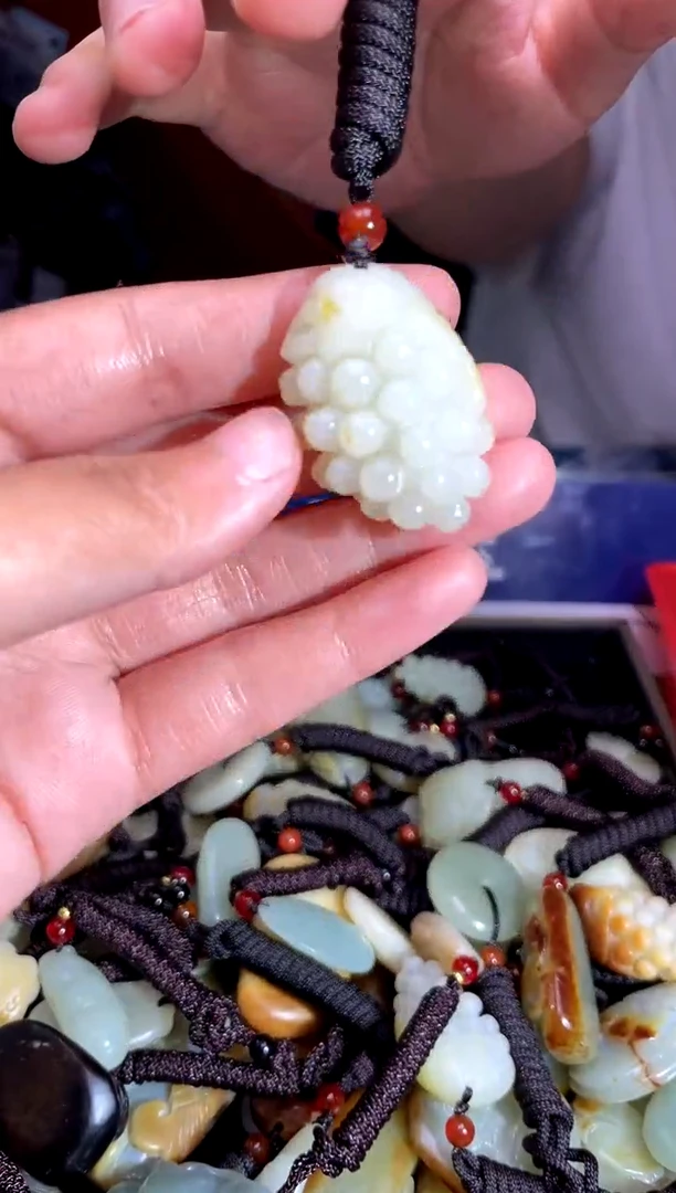 和田玉未镶嵌挂件1