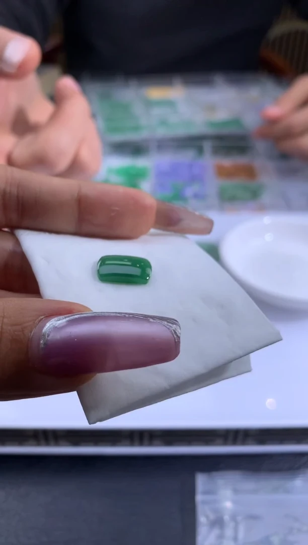 未镶嵌定制翡翠风*翡翠