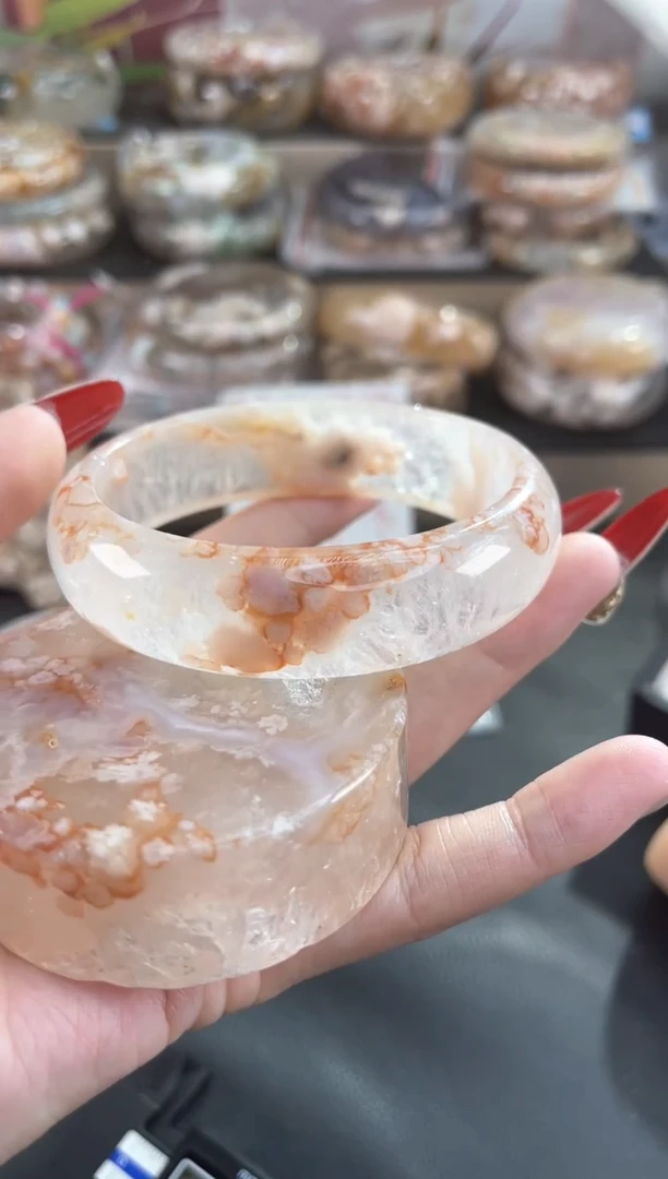 未镶嵌手镯石英质玉64