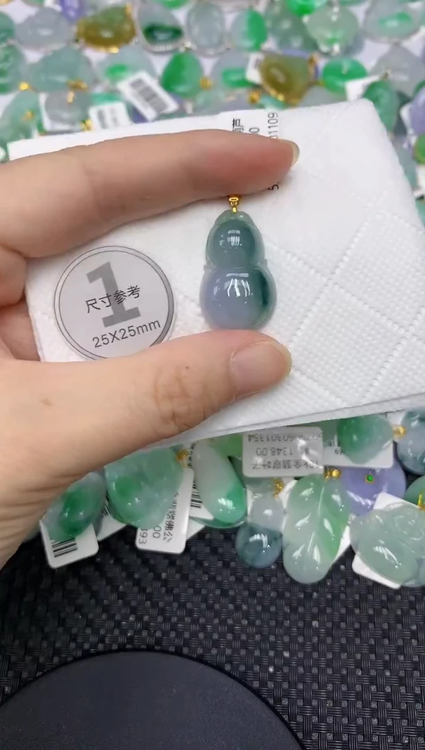 翡翠18K金镶嵌颈饰1111111