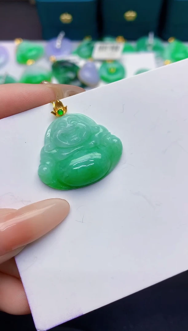 颈饰18K金镶嵌翡翠缅甸天然翡翠A货