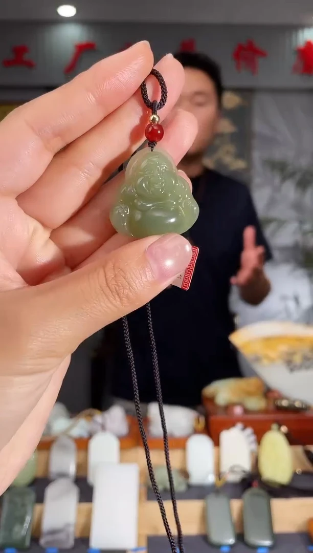 和田玉未镶嵌颈饰1