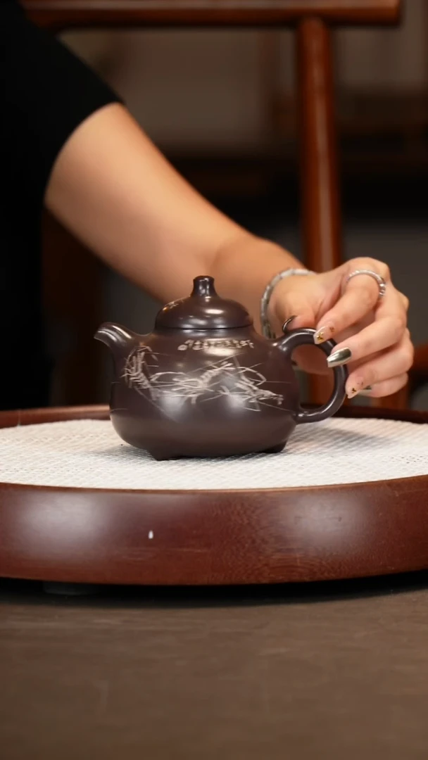 【杨建英】三足乳鼎 铁皮石红 220c+九虾画