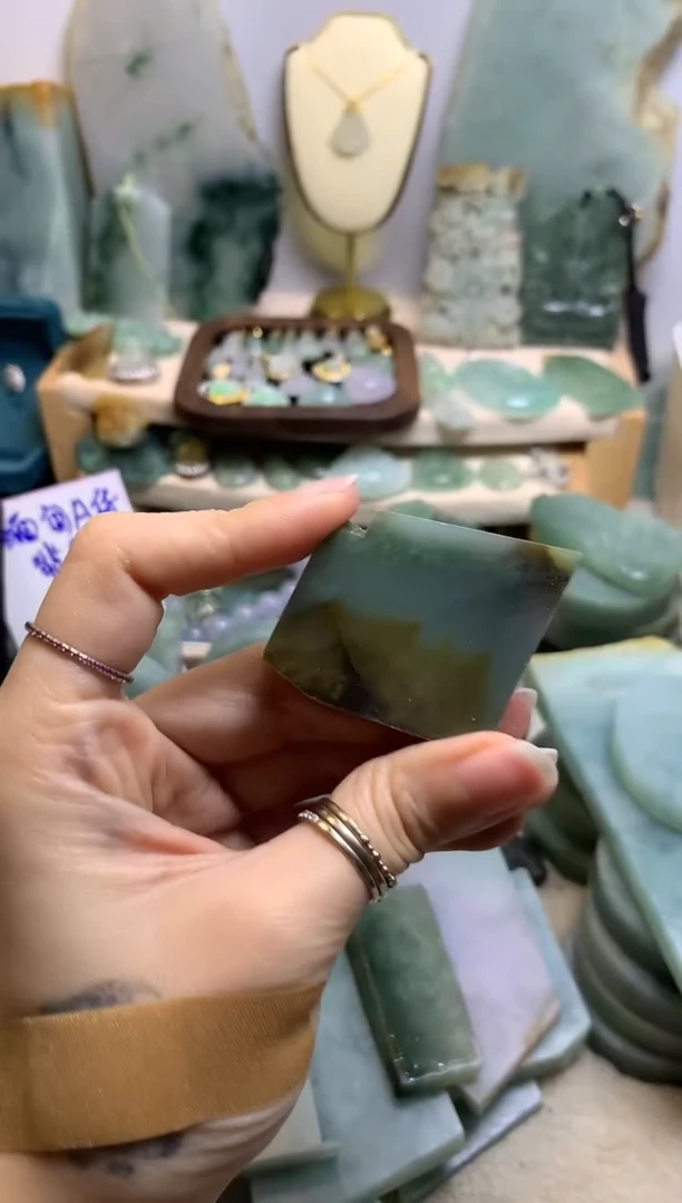 【闪购商品】翡翠挂件未镶嵌缅甸A货翡翠，没有运费险