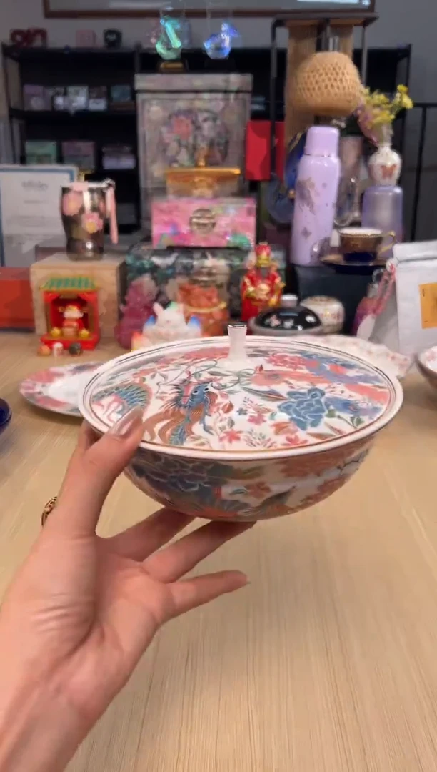 91龙凤刺绣带盖面碗