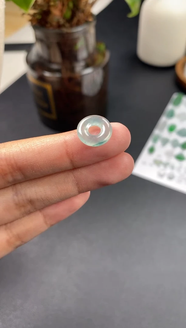 翡翠未镶嵌颈饰翡翠冰种甜甜圈