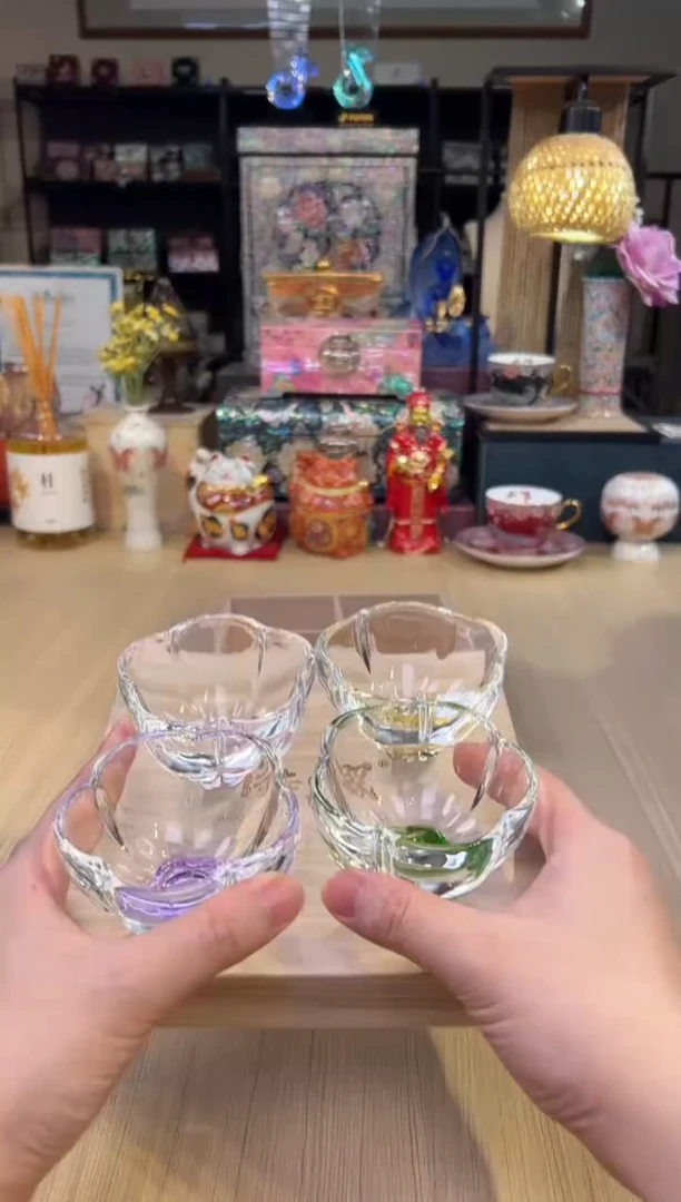 136诗器四色花朵杯