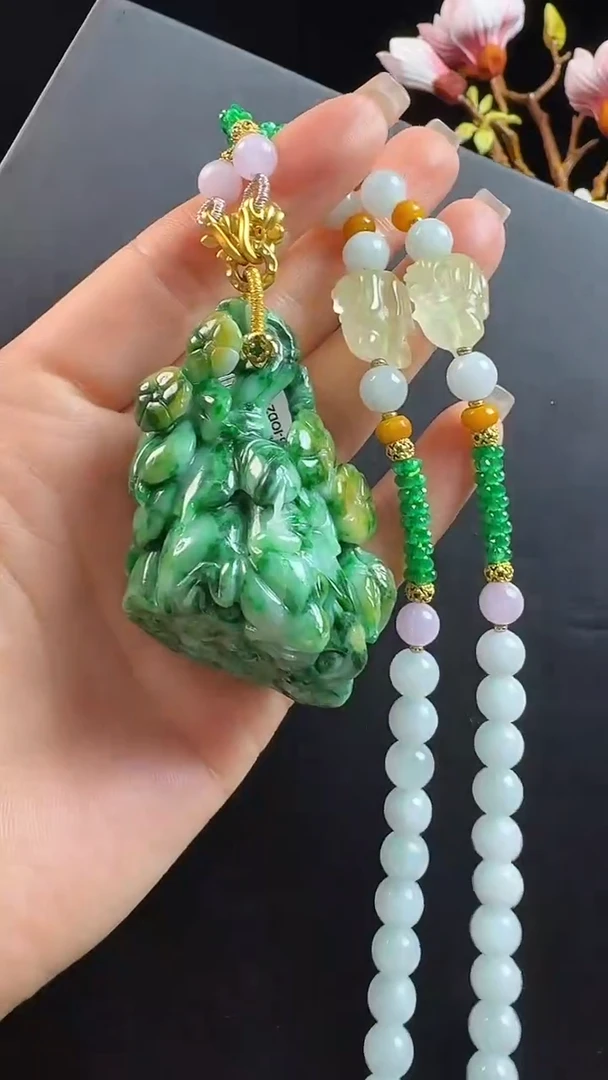 颈饰未镶嵌翡翠莲蓬
