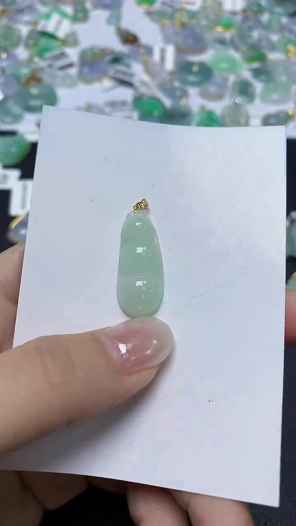 翡翠未镶嵌颈饰天然缅甸翡翠A货