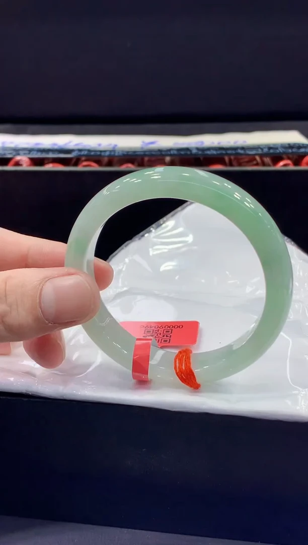 未镶嵌手镯翡翠翡翠手镯