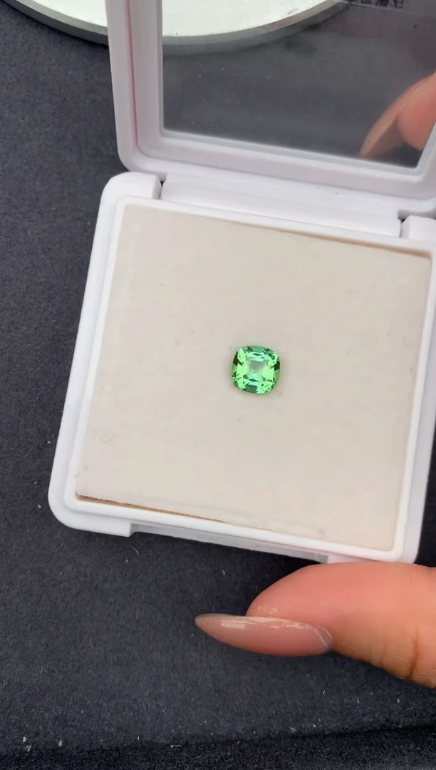 未镶嵌珠宝半成品碧玺1.4ct绿碧玺 定制  FE