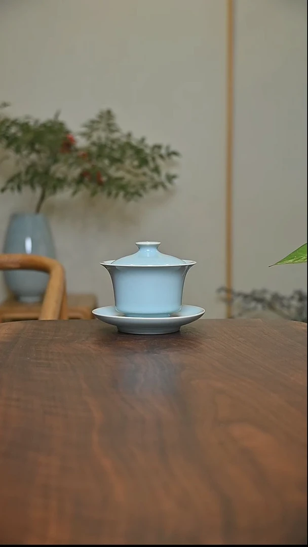 马蹄盖碗 天青 微瑕 朱法喜款