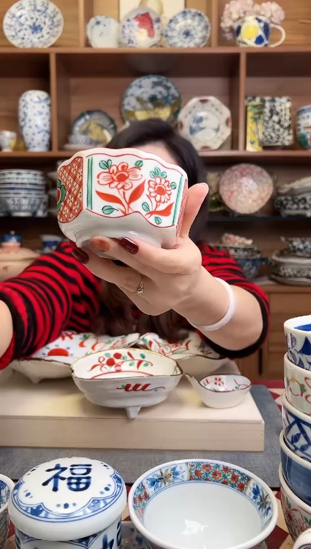 赤绘祥瑞八角小鉢