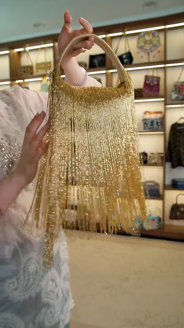 织物10百格汇手工串珠包