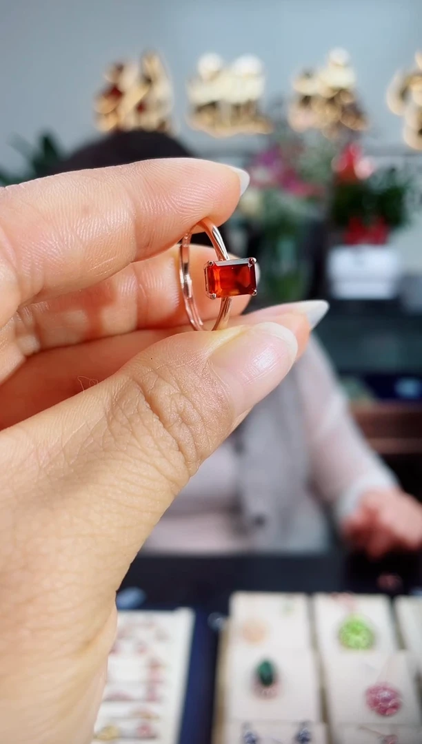 【闪购商品】石榴石戒指银S925镶嵌戒指