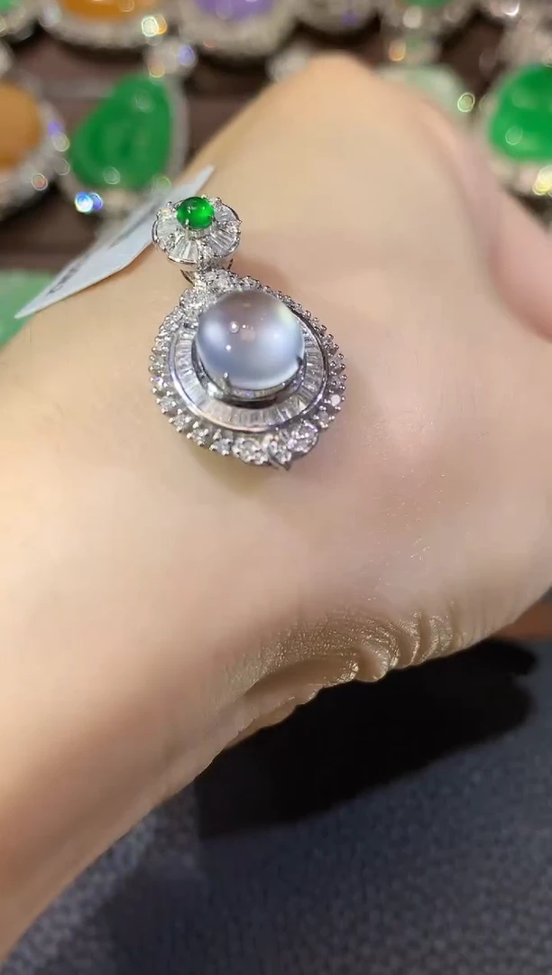 翡翠18K金镶嵌吊坠(不含链)D98