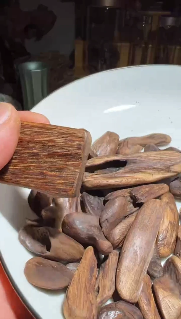 沉香碎屑沉香西马5.6克