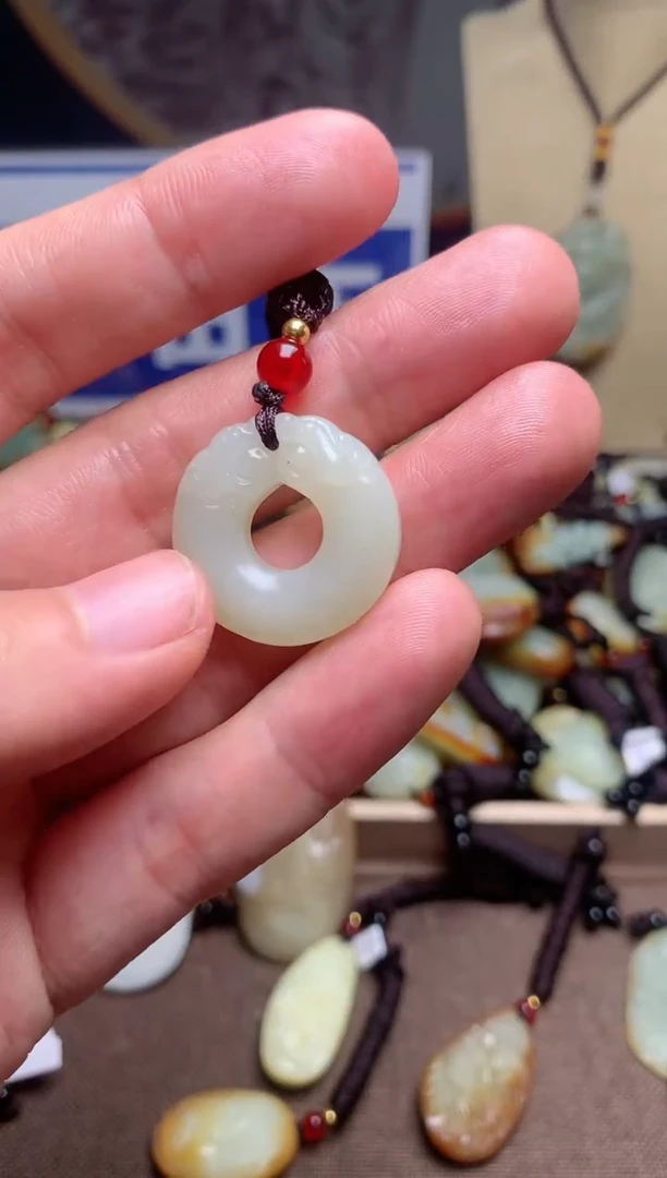 【闪购商品】和田玉颈饰未镶嵌1