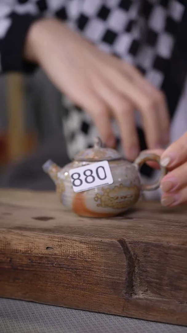 【闪购商品】瓷片福利！柴烧设计师款小茶壶